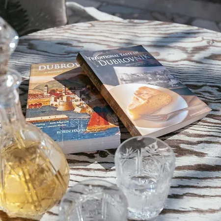 アパート A Kind Of Magic *